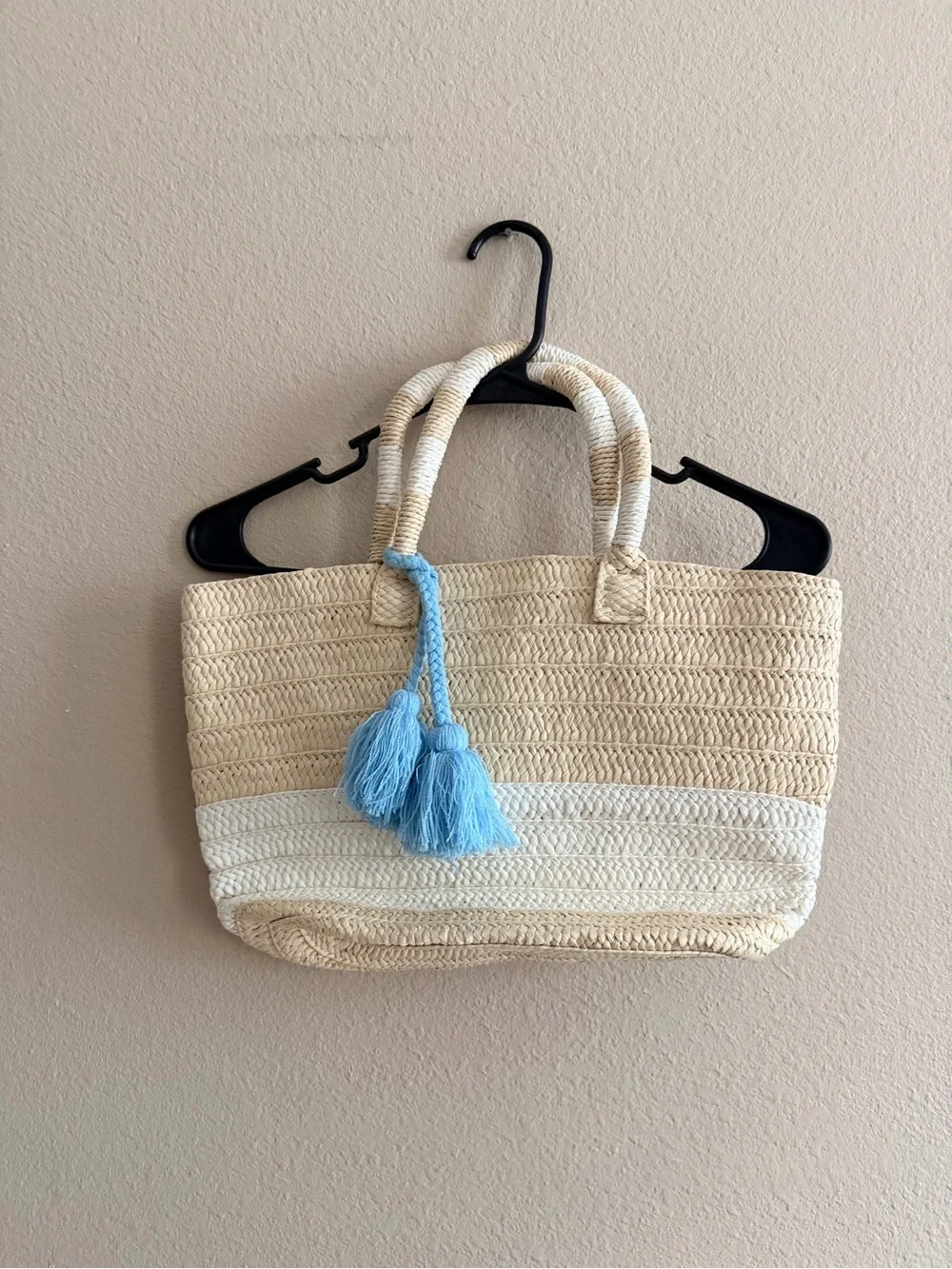 Altru Tassle Paper Straw Beach Tote Bag